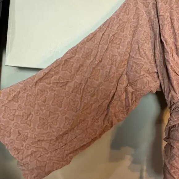 Jen's Pirate Booty Bell Sleeve Deep V Wrap Style Patterned Top Pink Size S EUC - Picture 3 of 9